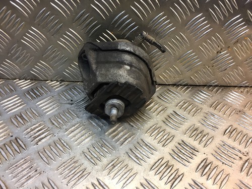 Bmw e60 engine mount bracket - bmw,