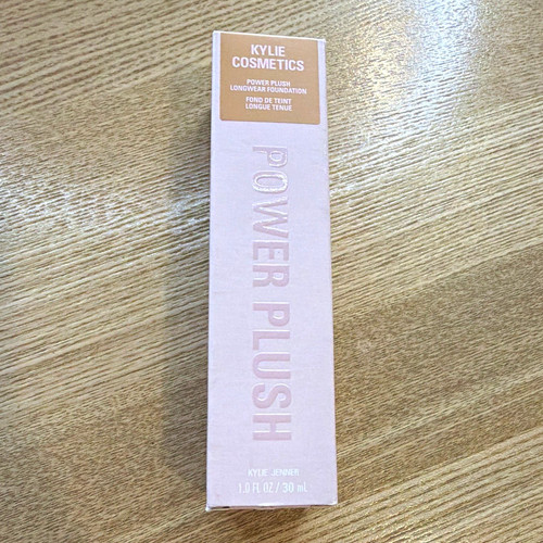 Kylie cosmetics power - power, plush