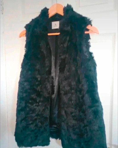 Black faux fur gilet size - tu,