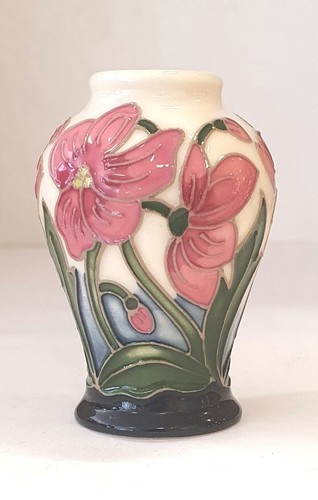Moorcroft pottery heart - heart, to