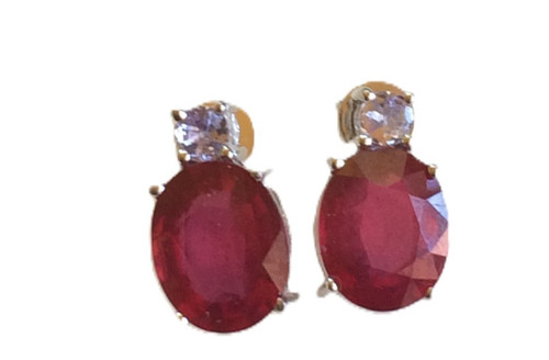 Gold ruby stud - ct,
