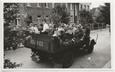 17/976 PHOTO IN POSTCARD