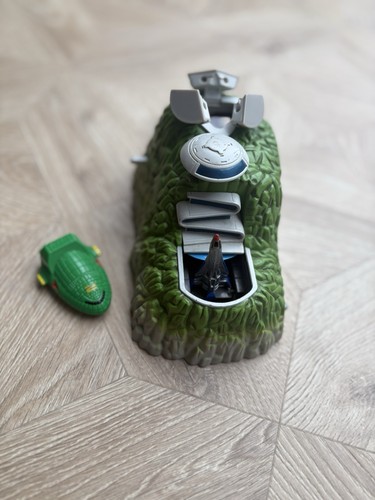 2004 bandai thunderbirds tracy - 2004,