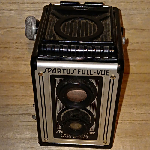 Spartus full vue - twin, lens