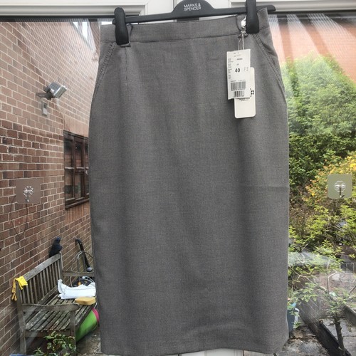 Knee length skirt features - skirt,