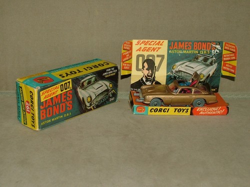 Corgi toys 1965 vintage gold - toys,