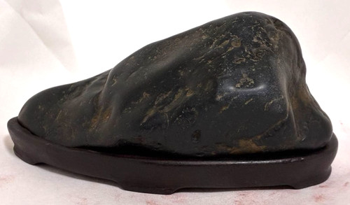 Japanese suiseki viewing - viewing, stone
