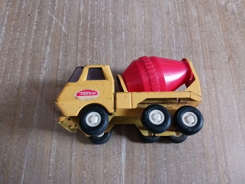 Vintage 1970s red and yellow - vintage,