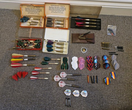 Large bundle vintage darts - vintage,