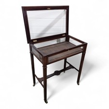 Bijouterie Table Display