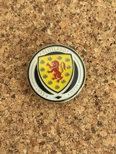 SCOTLAND NATIONAL TEAM CREST METAL/ENAMEL PIN BADGE  INCLUDES DELIVERY WITHIN UK