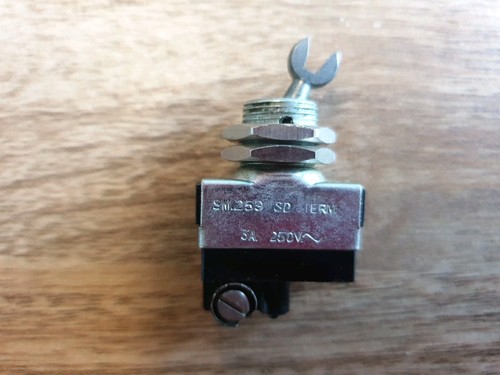 Bulgin sm259 bakelite toggle - bulgin,