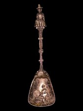 Vintage Welsh Lady Decorative Spoon Cast Metal Spinning Wheel Collectable