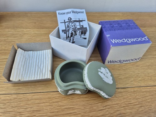 Wedgwood sage green jasperware - green,