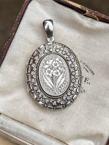 Antique sterling silver - silver, locket