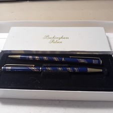 2x Buckingham Palace enamelled