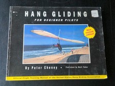Hang Gliding For Beginner Pilots - Paperback by Peter Cheney