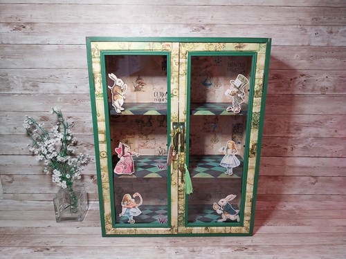 Alice wonderland display - in,