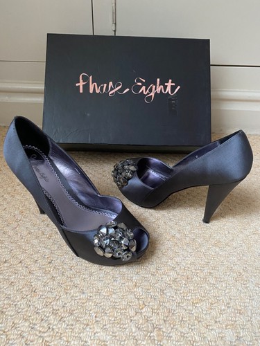 Phase eight women peep - phase,