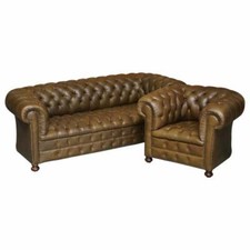STUNNING VINTAGE FULLY TUFTED CHESTERFIELD OLIVE GREEN LEATHER SOFA & ARMCHAIR