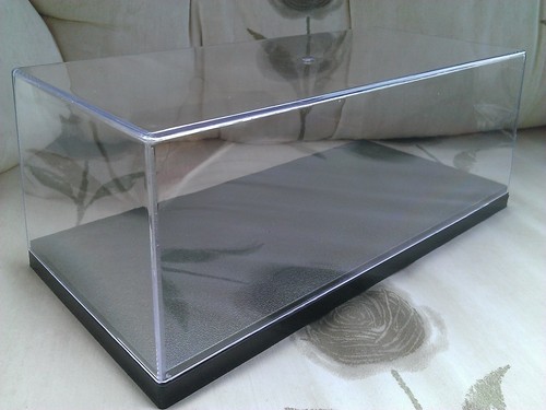 Triple display case - 9, 1/18