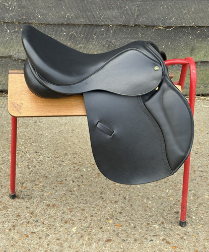 Ideal black leather - 17.5",