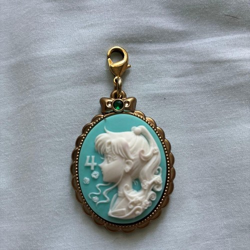 Sailor moon cameo charm - moon,