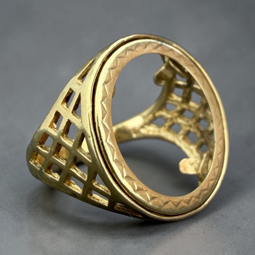 Vintage half sovereign ring - half,