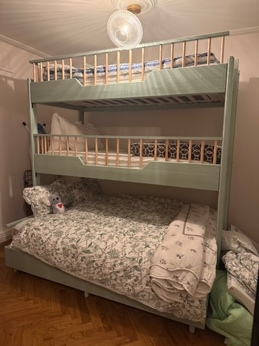 Triple bunk beds - beds, used