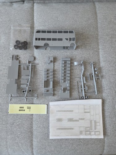 Daimler plastic bus kit - plastic,