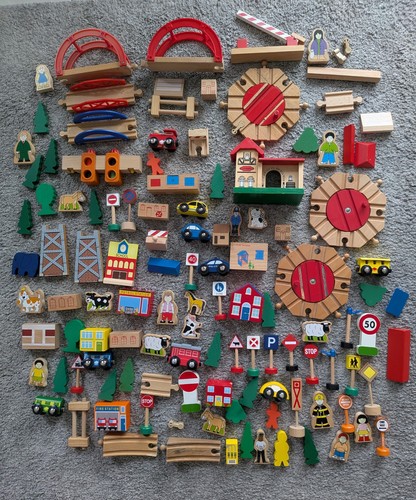 Mixed wooden model train - mixed,