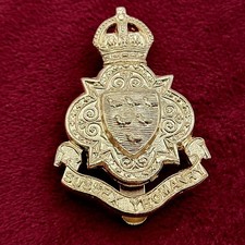 Sussex Yeomanry Cap Badge J.R