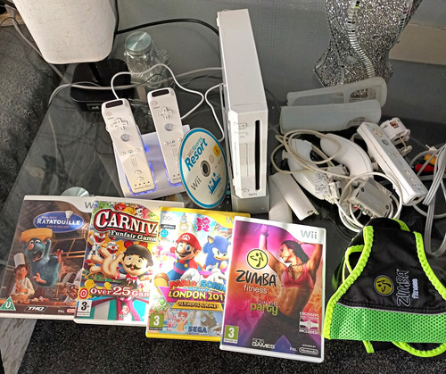 Nintendo wii white console - wii,