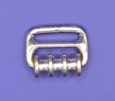 Windsurfing sail pulleys