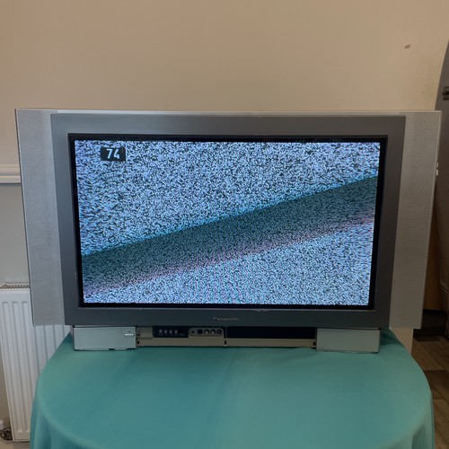 Panasonic quintrix crt - quintrix, 32”