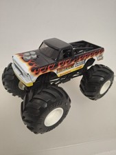 HOT WHEELS MONSTER JAM TRUCK POWER WHEELS BIGFOOT 1/24 MONSTER TRUCK