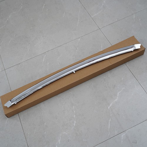 Front grille lower surround - lower,