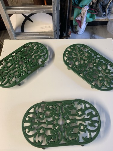 Cast iron trivet each - cast,