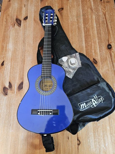 Blue music alley - blue, 30-inch