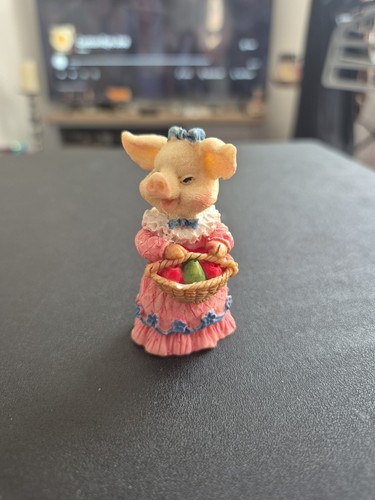 Little pig with fruit basket - little,