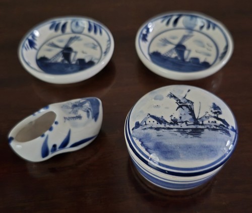Delft pottery blue - blue, white