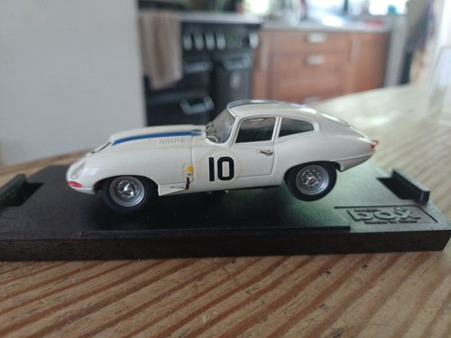 Box model 8450 - le, jaguar