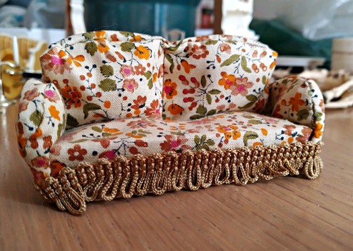 Vintage lundy doll house - lundy,