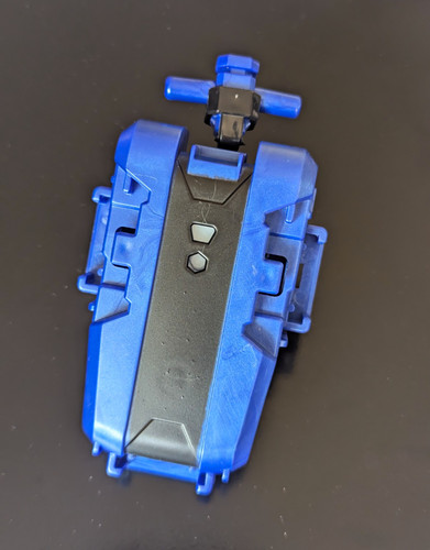 Beyblade launcher right - x,