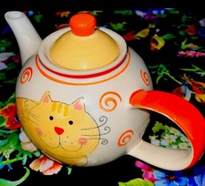 LGE “WHITTARD OF CHELSEA “ COMICAL CAT THEME TEAPOT ?