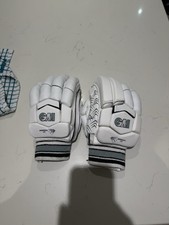 Gm cricket bating gloves Pro