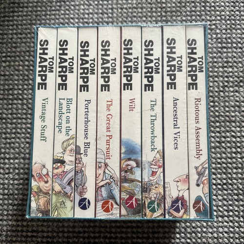 Tom sharpe paperback - sharpe, book