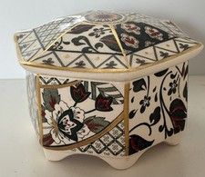 Mason's 'Applique' Ironstone Hexagonal Trinket Box with lid