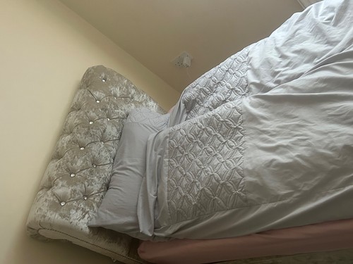 Single bed - single,