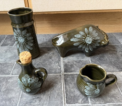 Stylised mid century lotus - mid-century,